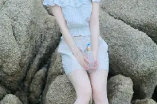 谢娜成都演唱会想看人数超35万艺人跨界为何引争议