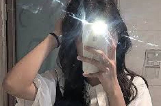 收视破05%！《蜜语纪》朱珠钟汉良熟龄CP引发热议